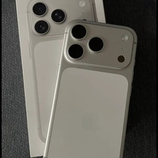 Apple iPhone 17 Pro Max — Image 1